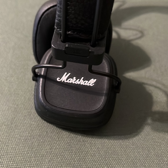 Marshall Major IV On-Ear Headphones - Picture 3 of 7